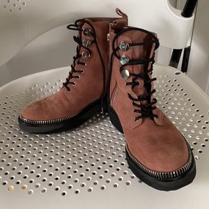 Michael Kors Tavie booty and dusty rose suede size 6.5